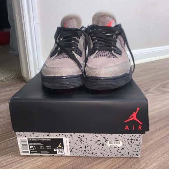 Jordan 4s Taupe Haze GSC - Picture 1 of 3